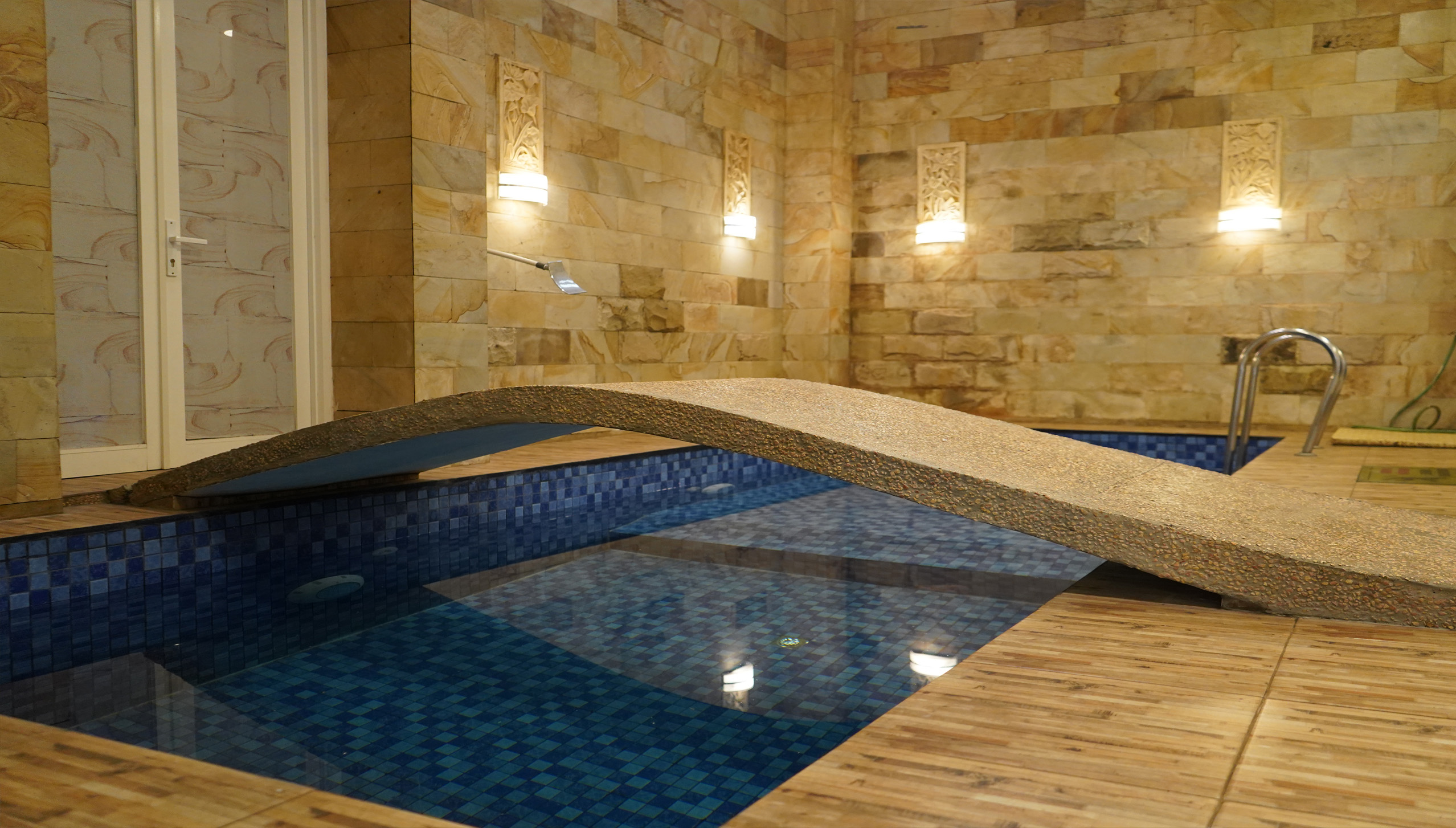 Suwimming Pool - Indoor